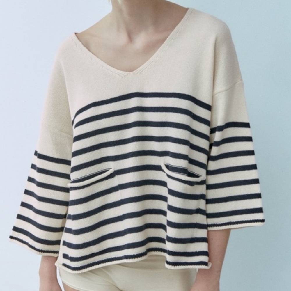 Zara Cream and Navy Striped V-Neck Sweater